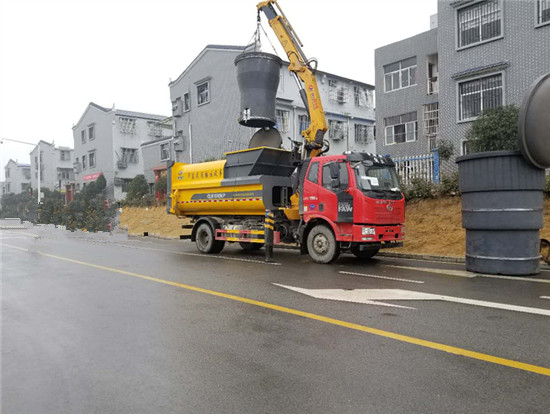 吊裝式壓縮垃圾車