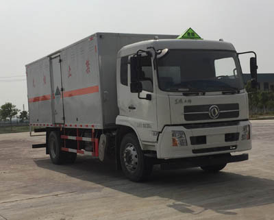 程力威牌CLW5180XZWD6型雜項(xiàng)危險(xiǎn)物品廂式運(yùn)輸車(chē)