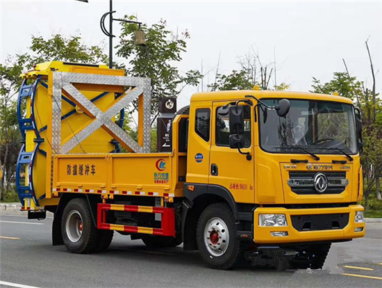 東風(fēng)D9防撞緩沖車