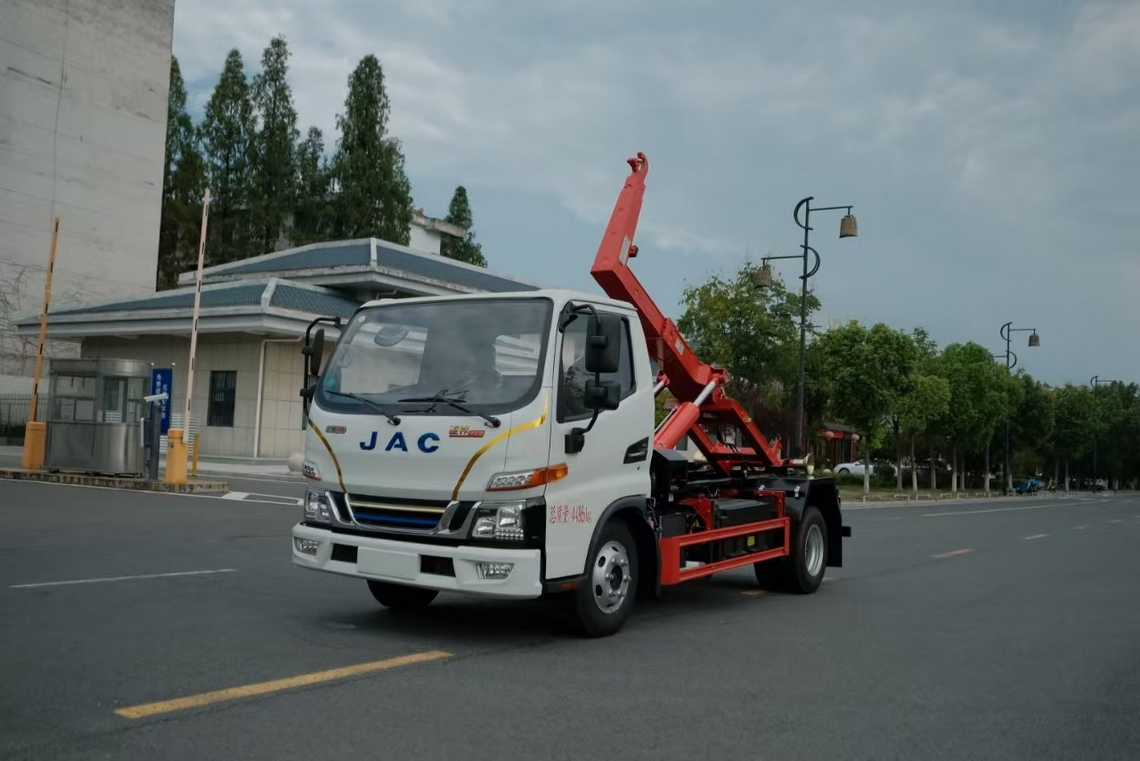 江淮混動勾臂垃圾車